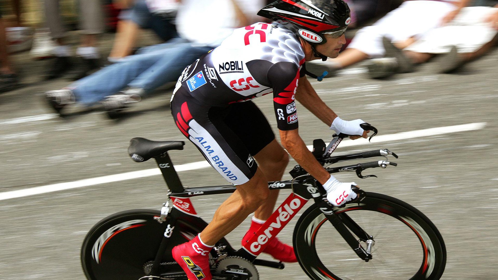 李冰洁挑战世界强敌展现中国速度,李冰洁比赛